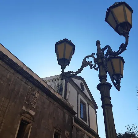 Lovely House In Centro Storico דירה נאפולי