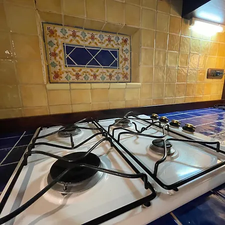 Lovely House In Centro Storico דירה נאפולי